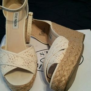 Steve Madden Natural color wedges