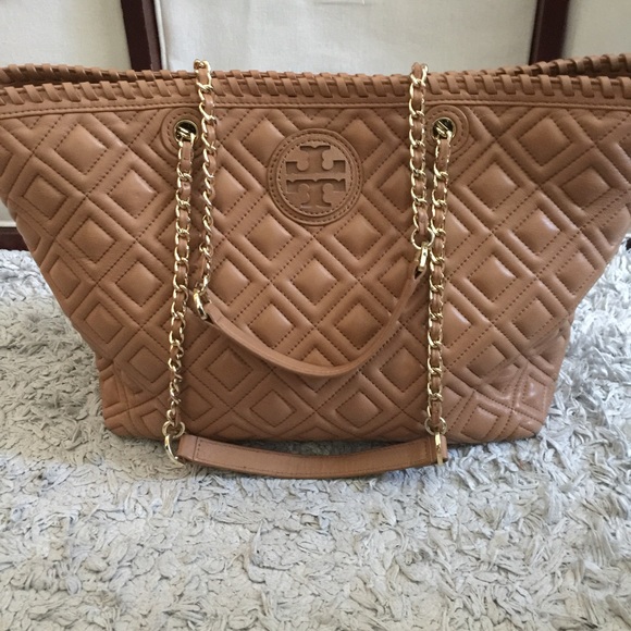 Tory Burch Handbags - Authentic Tory Burch Marion quilted tote bag.