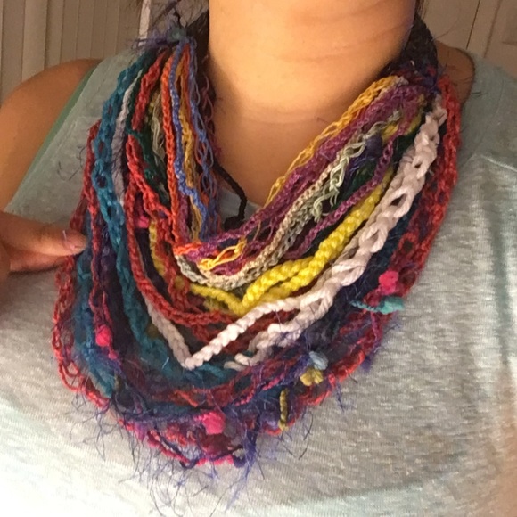 Handmade crochet necklace - Picture 1 of 2