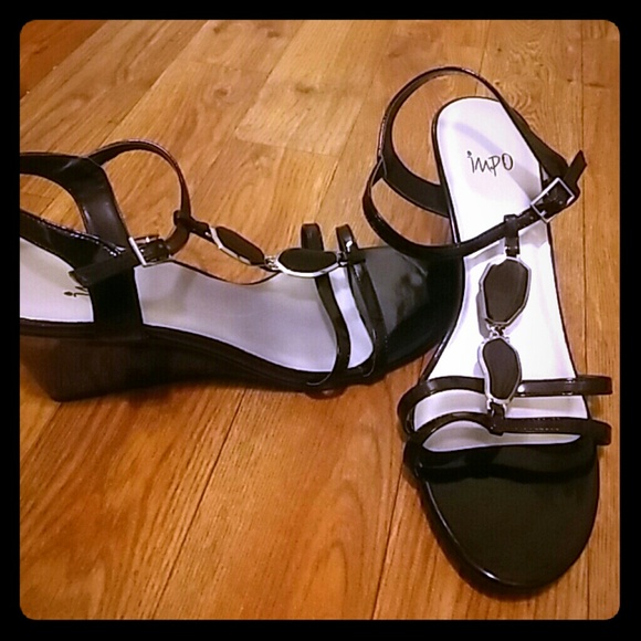 Super cute black sandals worn maybe once!