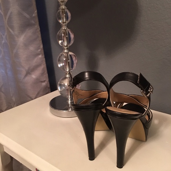 Heels - Picture 3 of 3