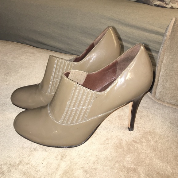 Cole Haan air talia nude patent leather booties