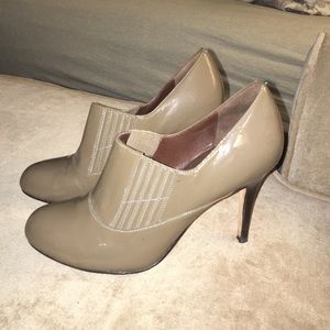 Cole Haan air talia nude patent leather booties