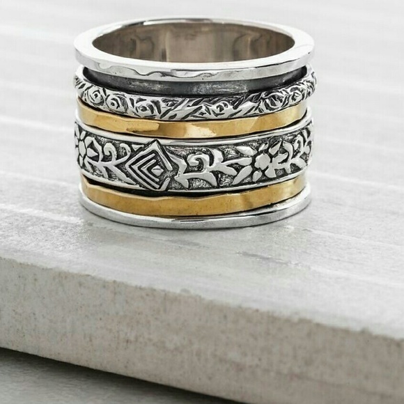 Twirl Ring