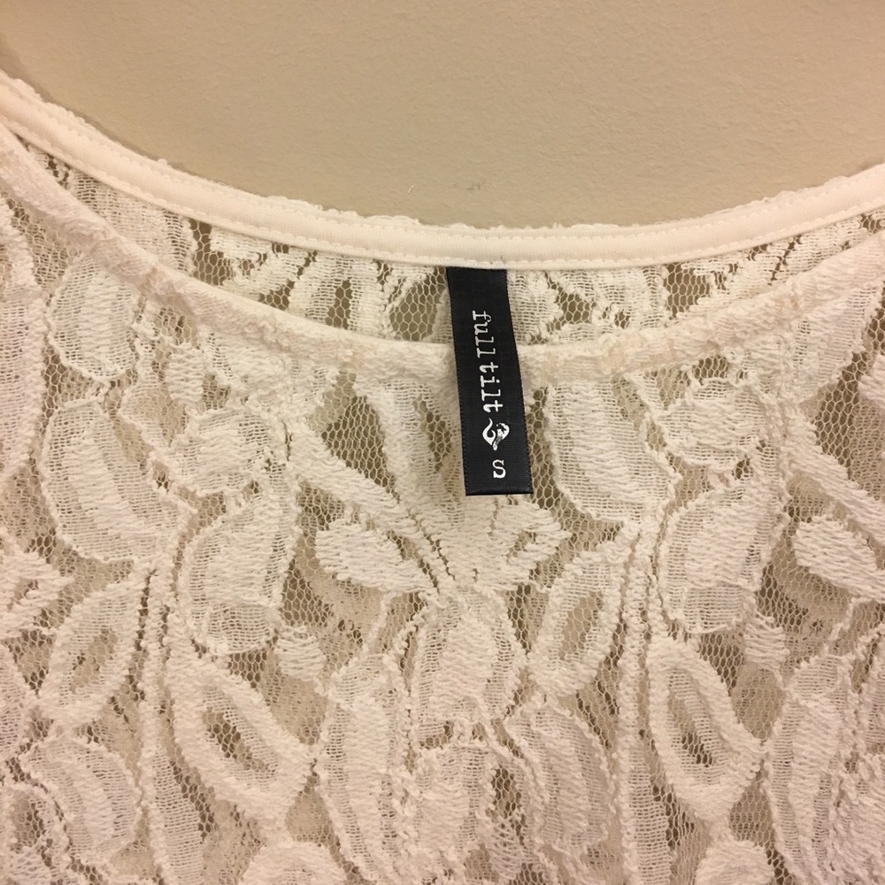 Cream lace crop top size S - Picture 2 of 3