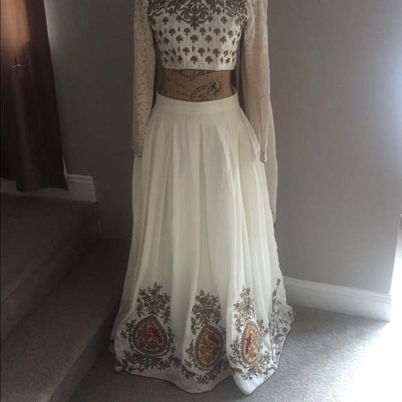 Skirt and crop top. Embroidered border & top. Silk - Picture 2 of 4