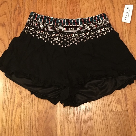 black flowy shorts