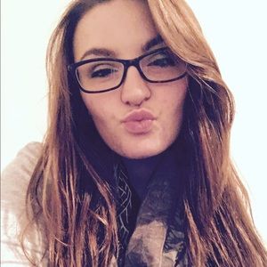 Meet your Posher, Aly