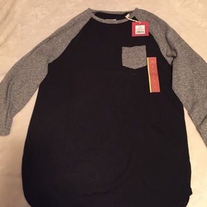grey and black baseball tee