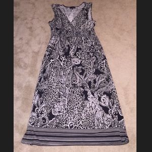 Sleeveless V neck Maxi Dress