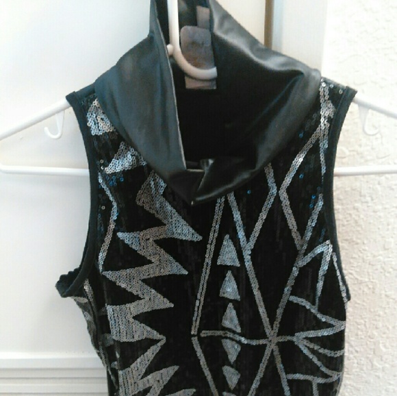 Custom turtle neck crop