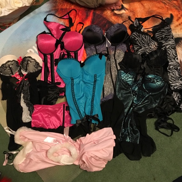 Lingerie lot, size small. Sizes in description.