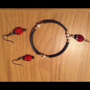 Earring, bracelet set. 🐞