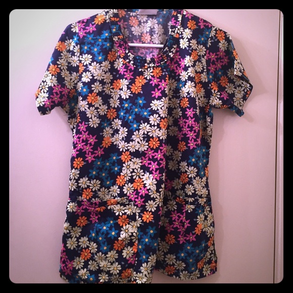 Floral scrub top