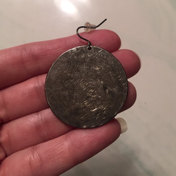 Express earrings - Picture 3 of 3