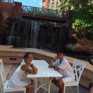 Meet your Posher, Vy