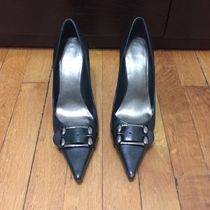 Nine West dark green "begin" buckle pumps