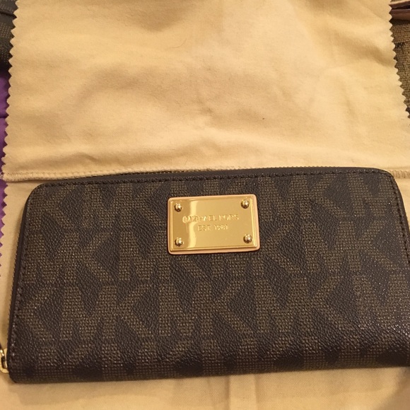 Michael Kors Accessories - Michael Kors wallet