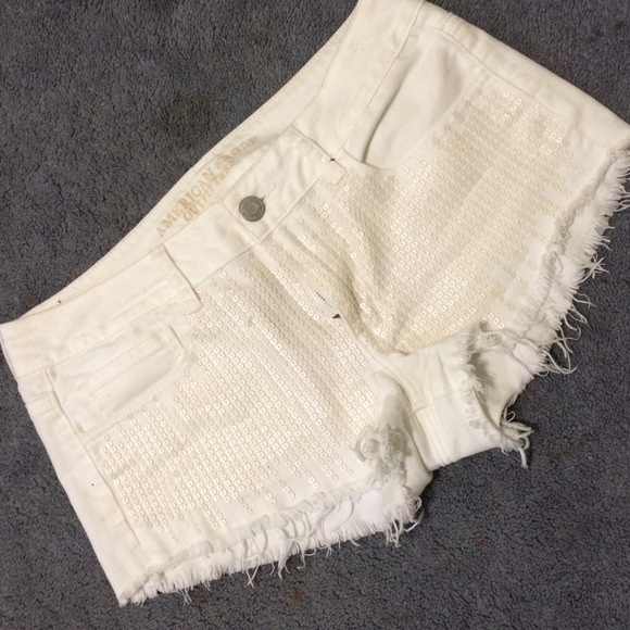 White American eagle shorts