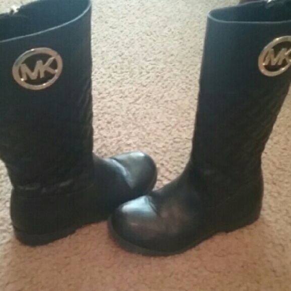 Kids boots