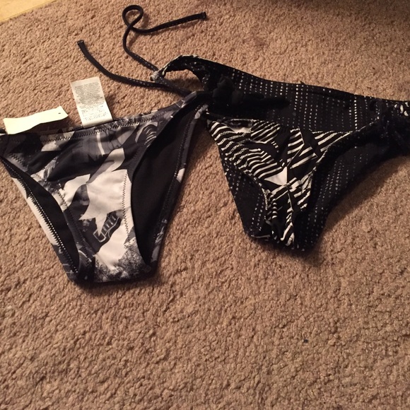 ❌SOLD❌Volcom bikini bottoms