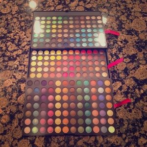 Coastal Scents 252 ultimate palette
