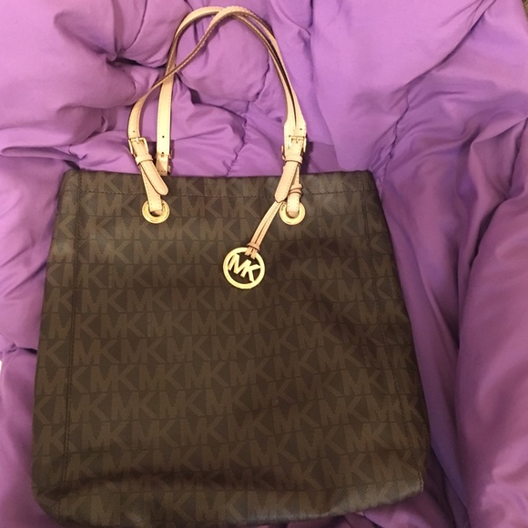 Michael Kors Handbags - Michael Kors Tote