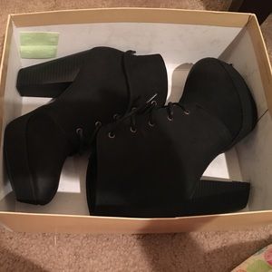 Ankle booties