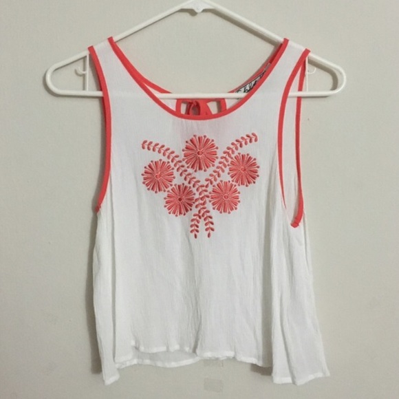 Embroidered Crop Top - Picture 2 of 4