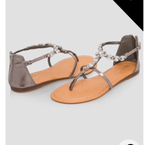 Jeweled flat sandal(wide width)