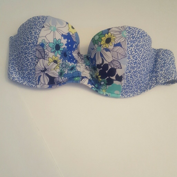 Victoria's Secret swim top 34 c