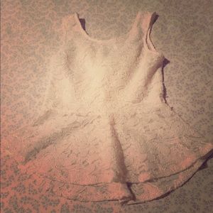 Beautiful Lace Summer Blouse  ☀️ 👗 ☀️