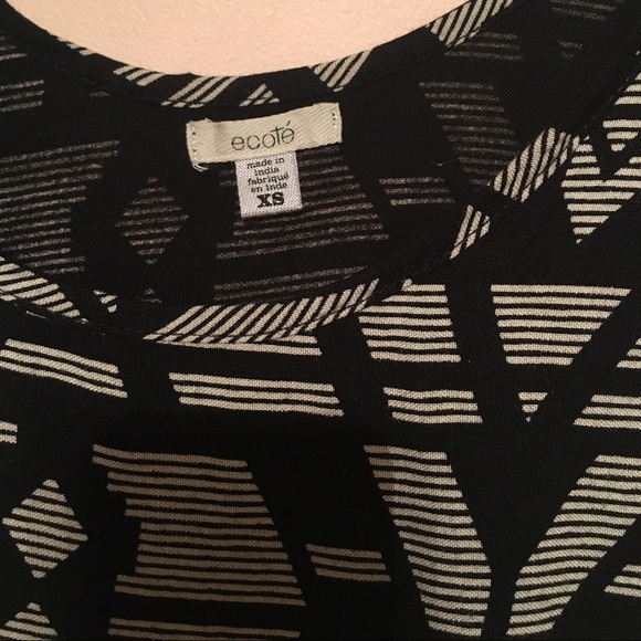 🚫SOLD🚫Urban Outfitters Crop Top - Picture 3 of 3