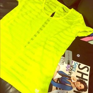 🆕NWT Open Back//🚴🏼Neon Work Out Tee\\ 🆓 Tank