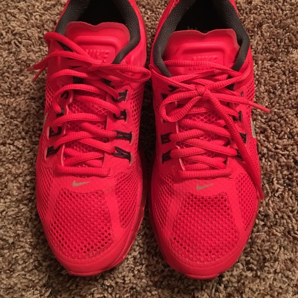 Nike AirMax 2012 gently used