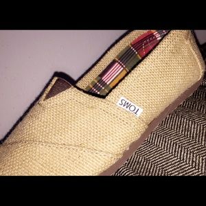 NWOT Burlap TOMS
