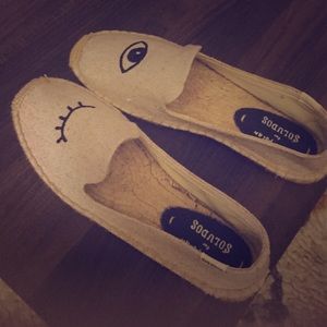 Soludos adorable winky espadrilles.