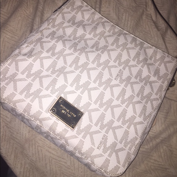 Michael Kors Handbags - Authentic Michael Kors cross body