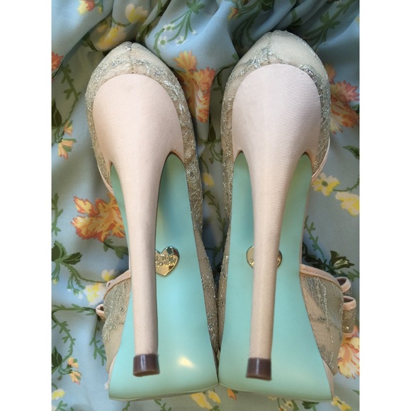👰🏼NWT Betsey Johnson Vail Lace Heels – 8.5 - Picture 3 of 4
