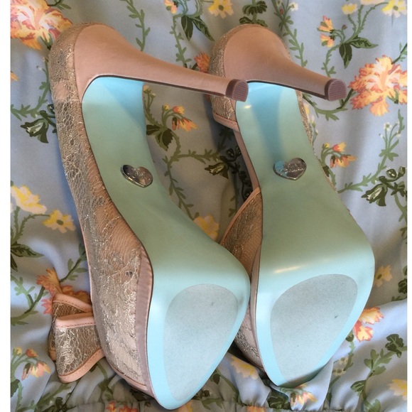 👰🏼NWT Betsey Johnson Vail Lace Heels – 8.5 - Picture 4 of 4