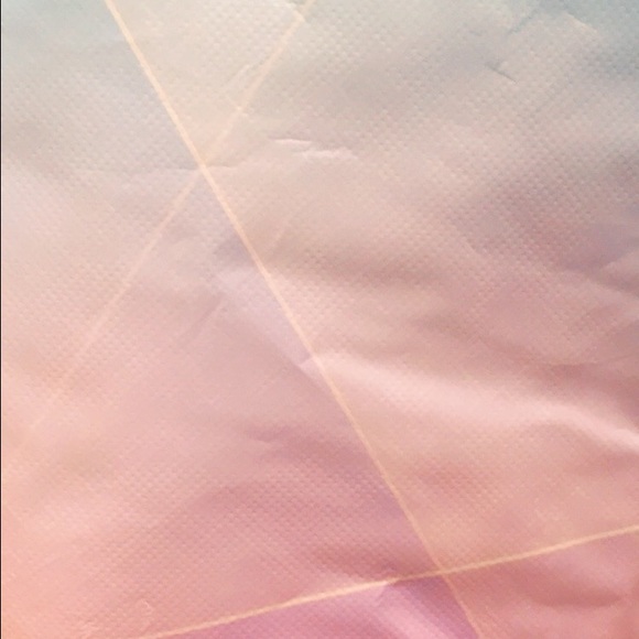 Meet your Posher, Melissa - Picture 1 of 1