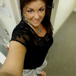 Meet your Posher, Debbie