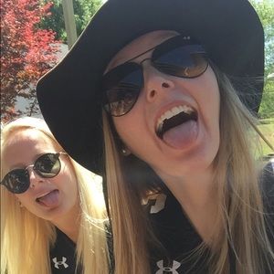 Meet your Posher, Lexi