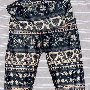 🌛Teeki Moon Flower Yoga Hot Pants🌜