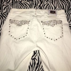 White LA idol jeans