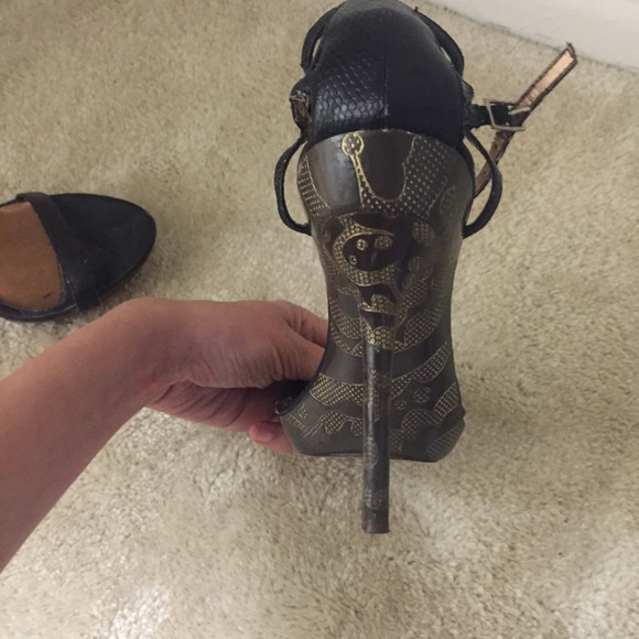 Black stiletto heel