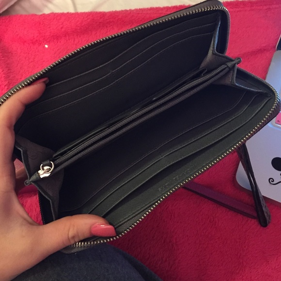 Michael kors wallets - Picture 4 of 4