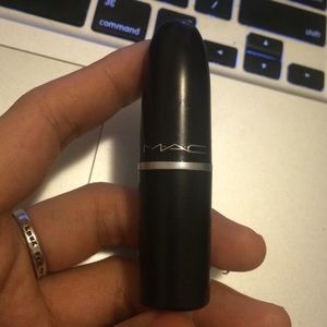 MAC lipstick in shade Coral Bliss