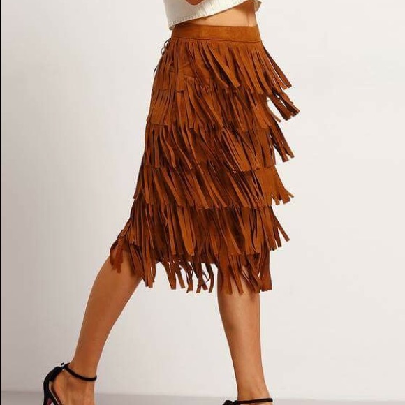 🎉HP🎉NWOT Camel Suede Fringe Midi Skirt - Picture 3 of 4