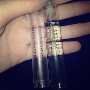 2 Victoria's Secret traveling perfumes